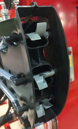 Main équipée de 3 déflecteurs pneumatiques