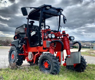 Straddle tractor